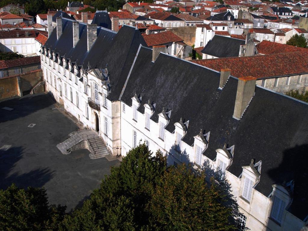 Saint-Jean-dʼAngély Abbaye Royale酒店 外观 照片