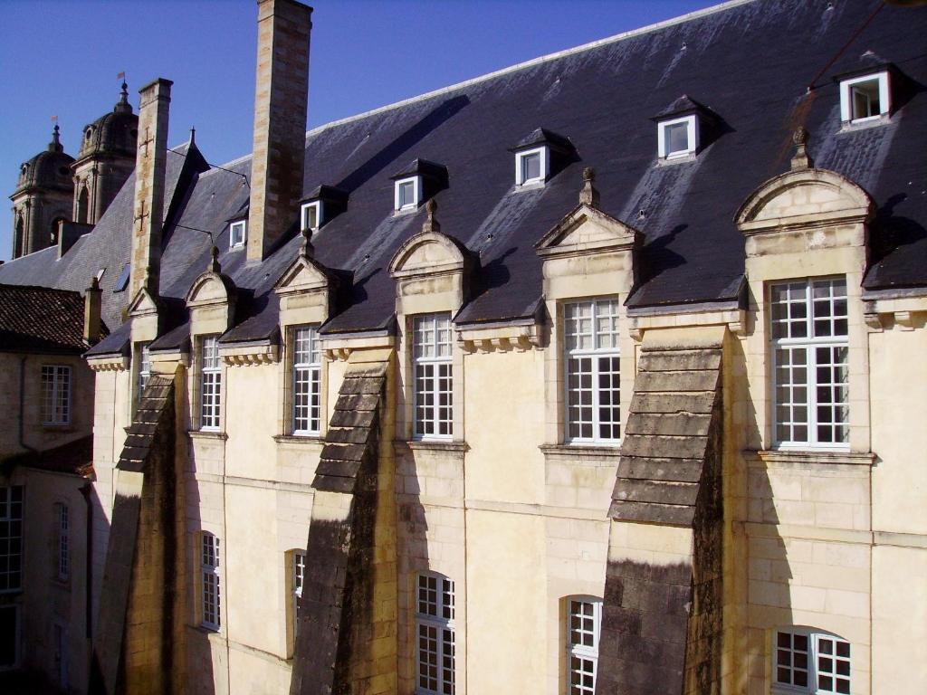 Saint-Jean-dʼAngély Abbaye Royale酒店 外观 照片