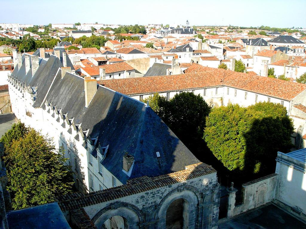 Saint-Jean-dʼAngély Abbaye Royale酒店 外观 照片