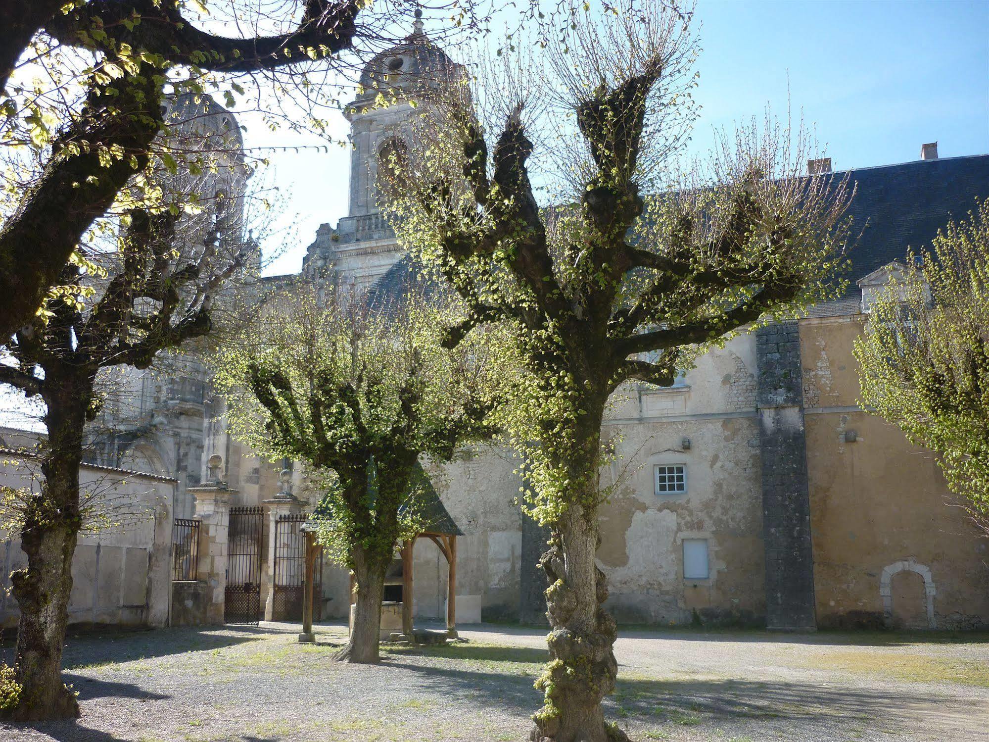 Saint-Jean-dʼAngély Abbaye Royale酒店 外观 照片
