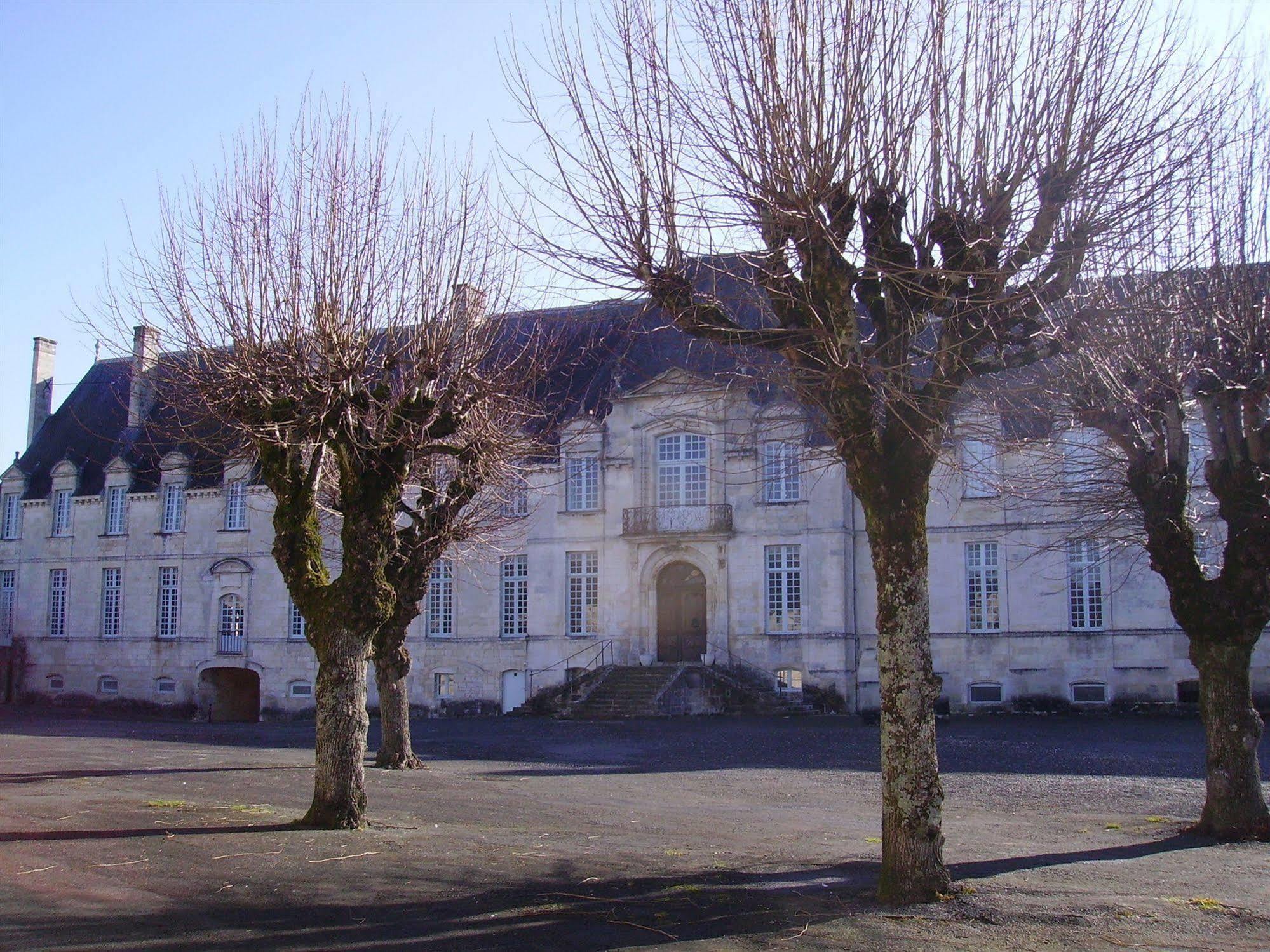 Saint-Jean-dʼAngély Abbaye Royale酒店 外观 照片