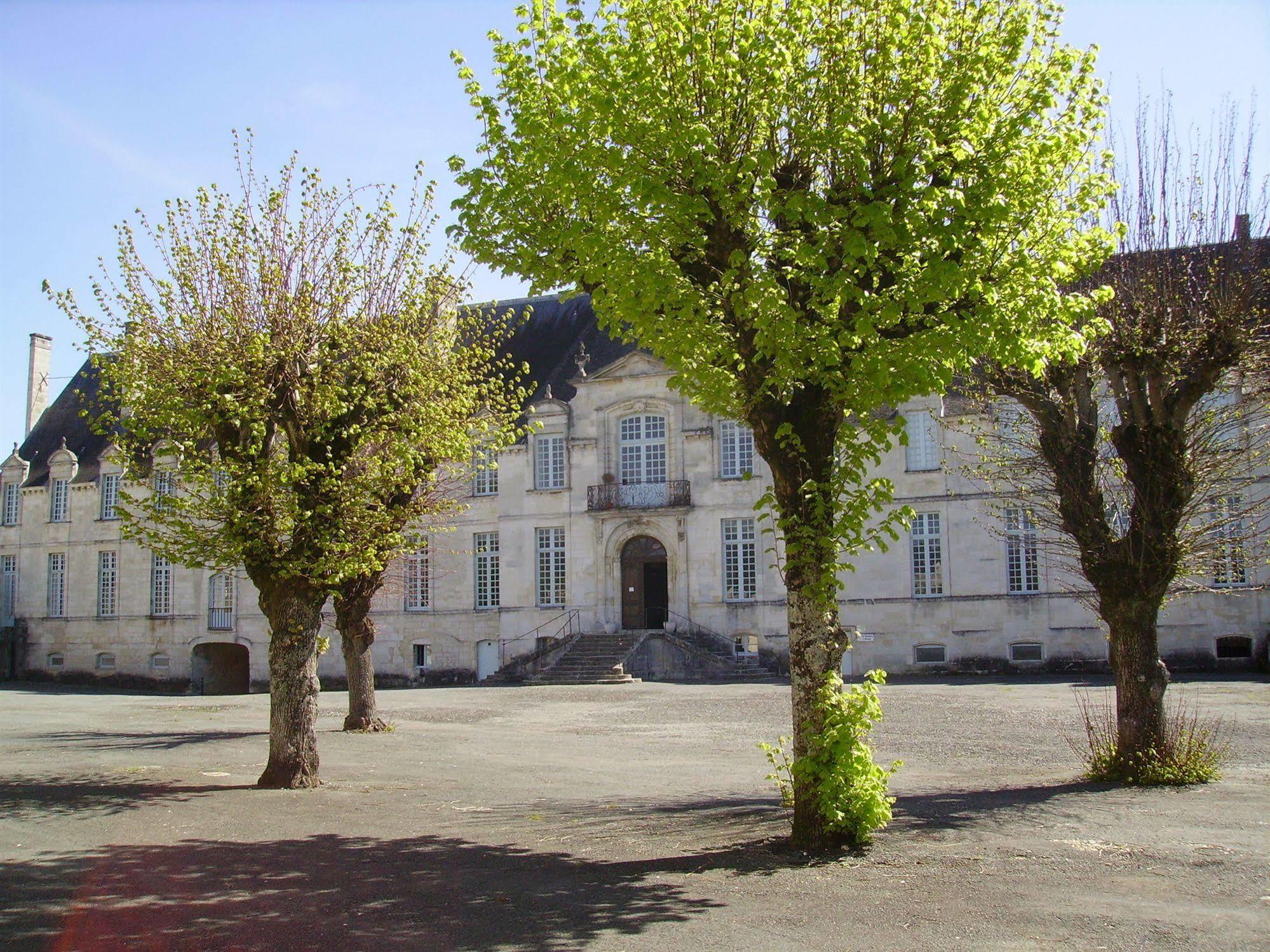 Saint-Jean-dʼAngély Abbaye Royale酒店 外观 照片