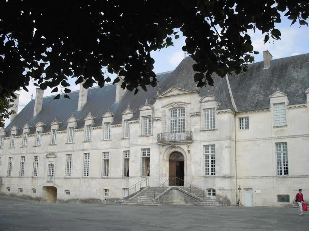 Saint-Jean-dʼAngély Abbaye Royale酒店 外观 照片